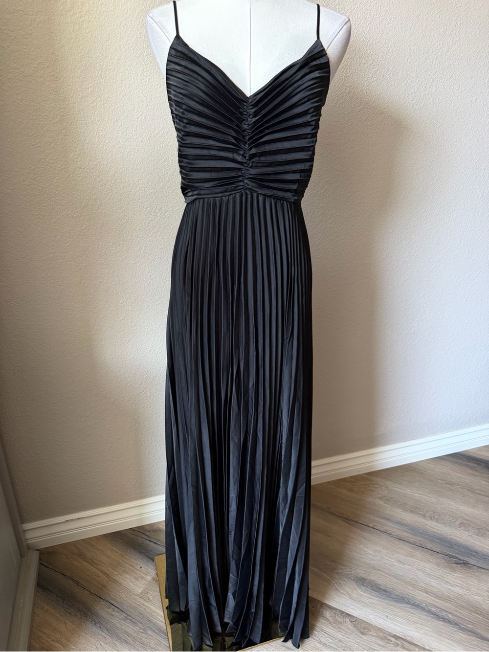 NWT Petal & Pup Black Pleated Maxi with Ruched Sweetheart Bodice, 6